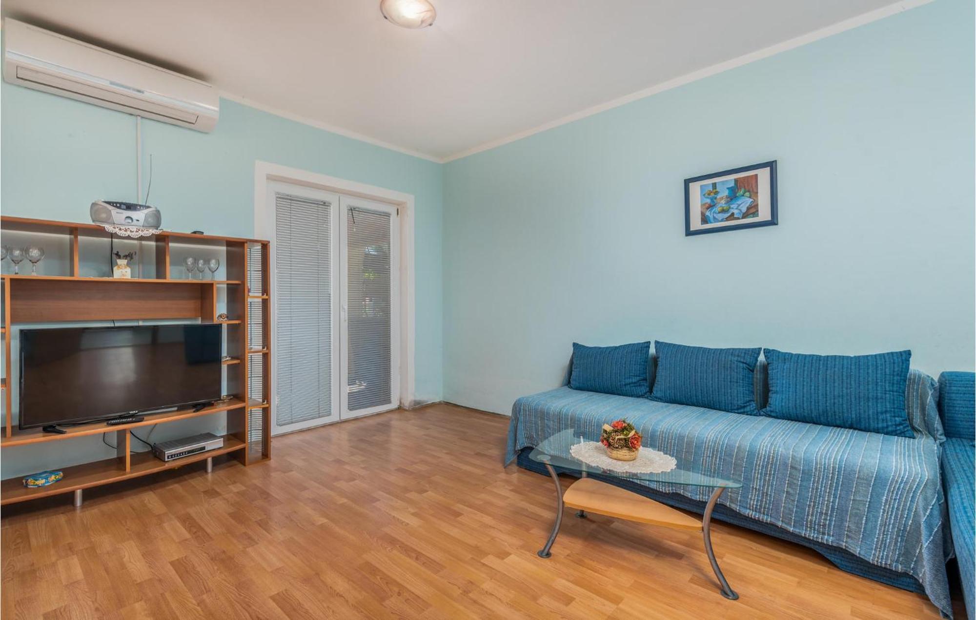 Beautiful Apartment In Pinezici With Wifi Екстериор снимка