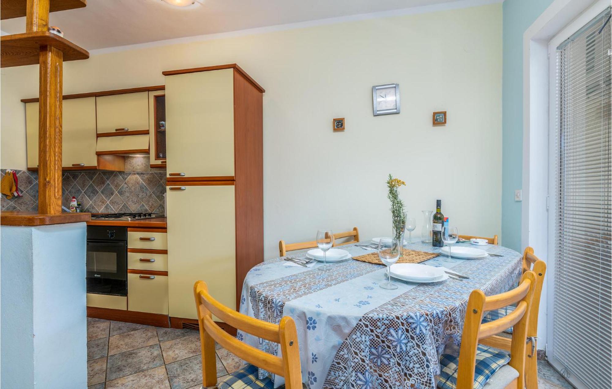 Beautiful Apartment In Pinezici With Wifi Екстериор снимка